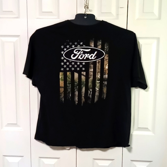 Ford Logo Short Sleeve Graphic Tee - Picture 6 of 6